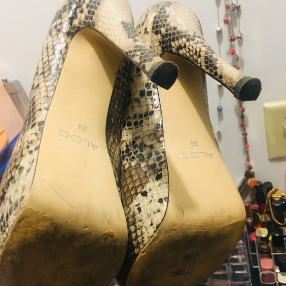 Aldo size 39 (8.5) platform snakeskin - Picture 3 of 3